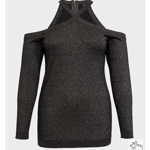 PULLOVER CROSS NECK COLD SHOULDER SWEATER